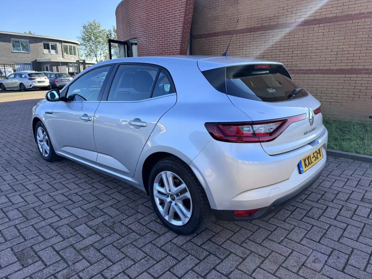 1.5 Blue dCi Limited, Euro 6, Marge, Apple Carplay