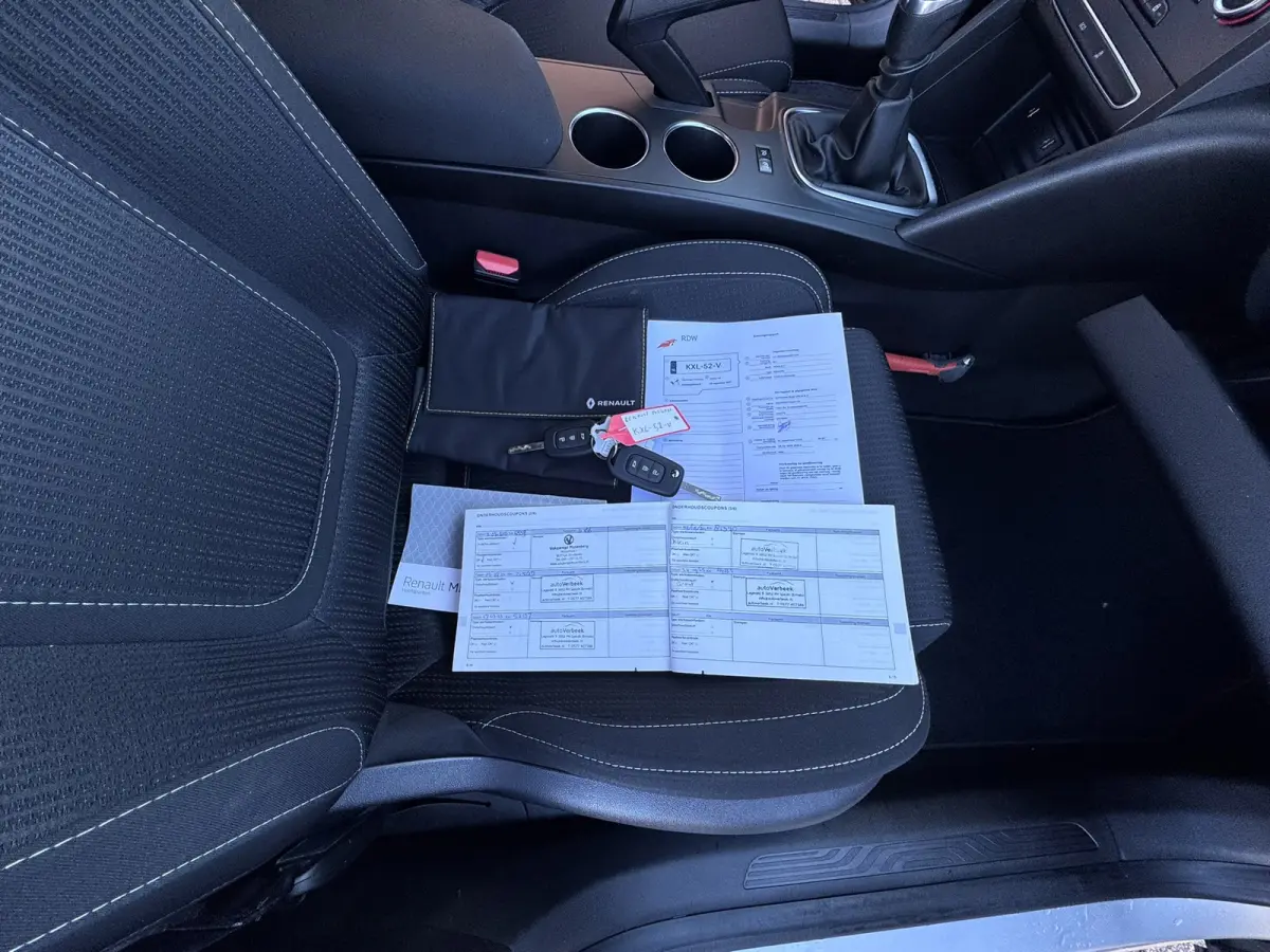 1.5 Blue dCi Limited, Euro 6, Marge, Apple Carplay