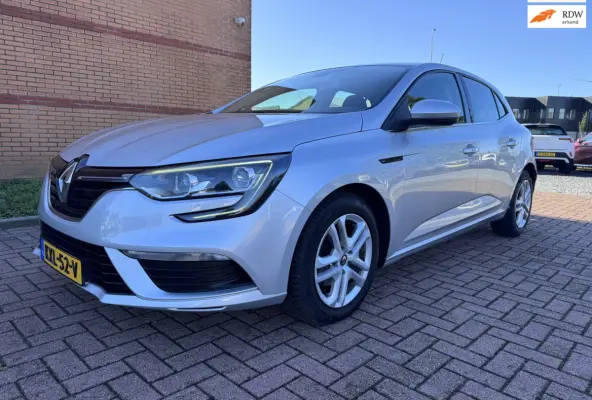 1.5 Blue dCi Limited, Euro 6, Marge, Apple Carplay