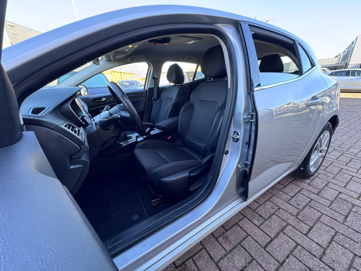 1.5 Blue dCi Limited, Euro 6, Marge, Apple Carplay