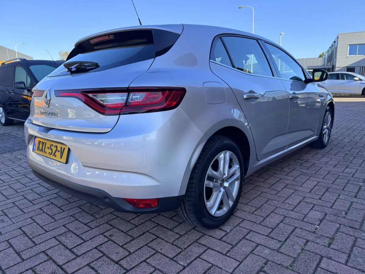 1.5 Blue dCi Limited, Euro 6, Marge, Apple Carplay