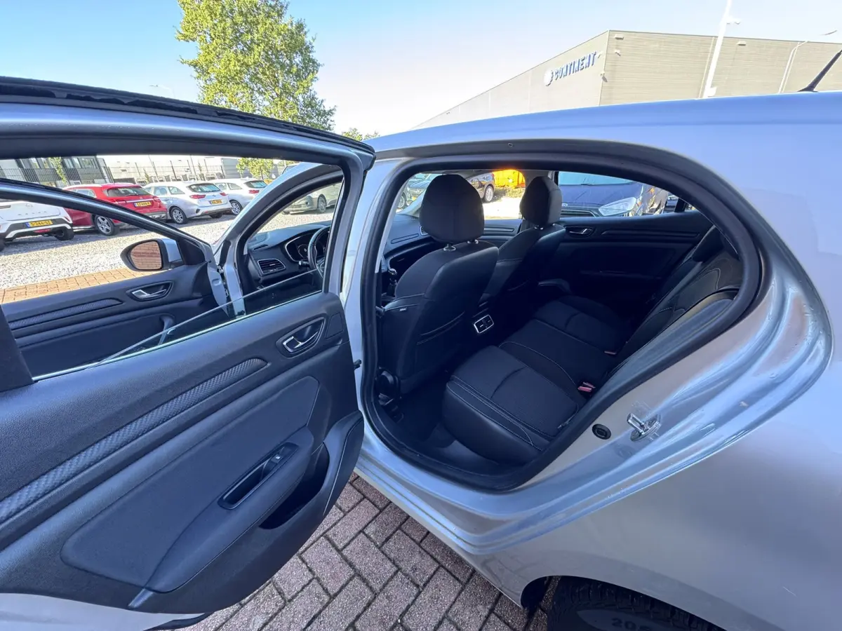 1.5 Blue dCi Limited, Euro 6, Marge, Apple Carplay