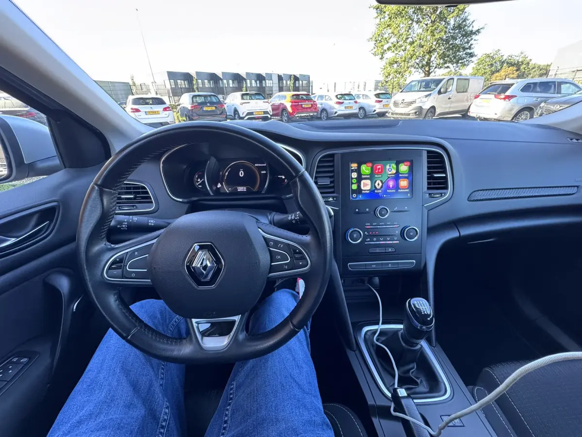 1.5 Blue dCi Limited, Euro 6, Marge, Apple Carplay