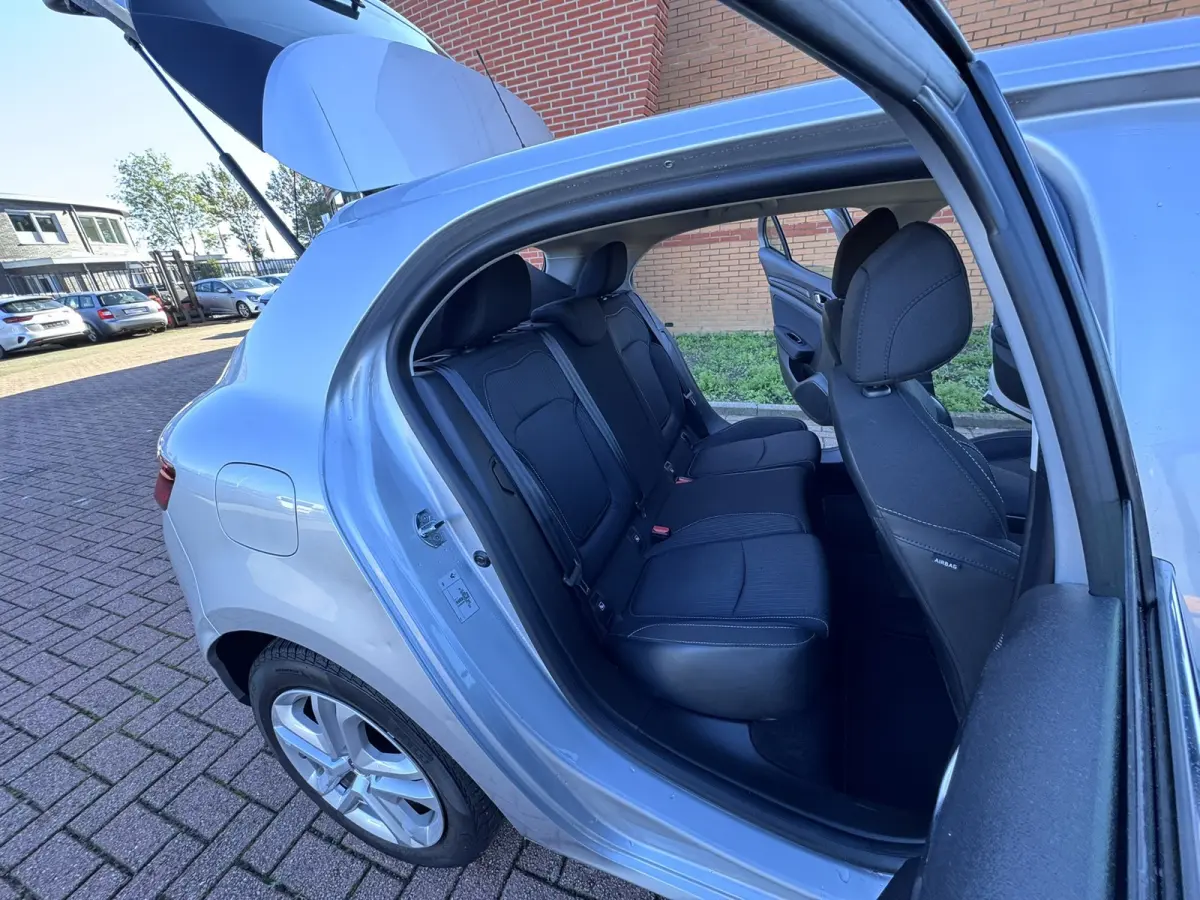 1.5 Blue dCi Limited, Euro 6, Marge, Apple Carplay