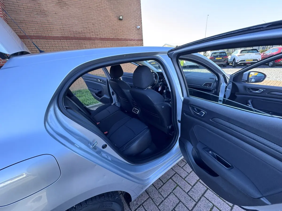 1.5 Blue dCi Limited, Euro 6, Marge, Apple Carplay