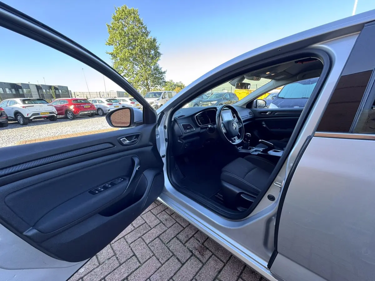 1.5 Blue dCi Limited, Euro 6, Marge, Apple Carplay
