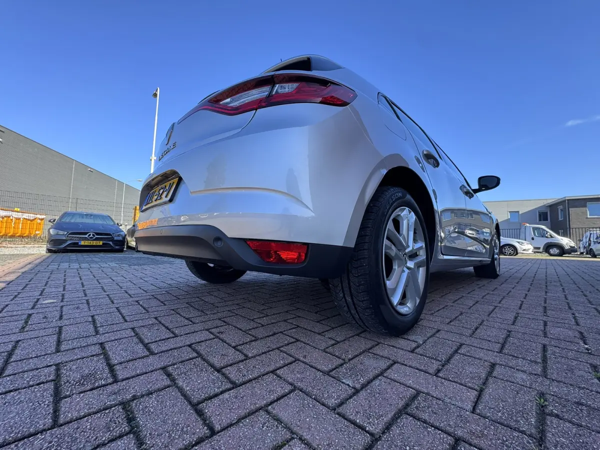1.5 Blue dCi Limited, Euro 6, Marge, Apple Carplay