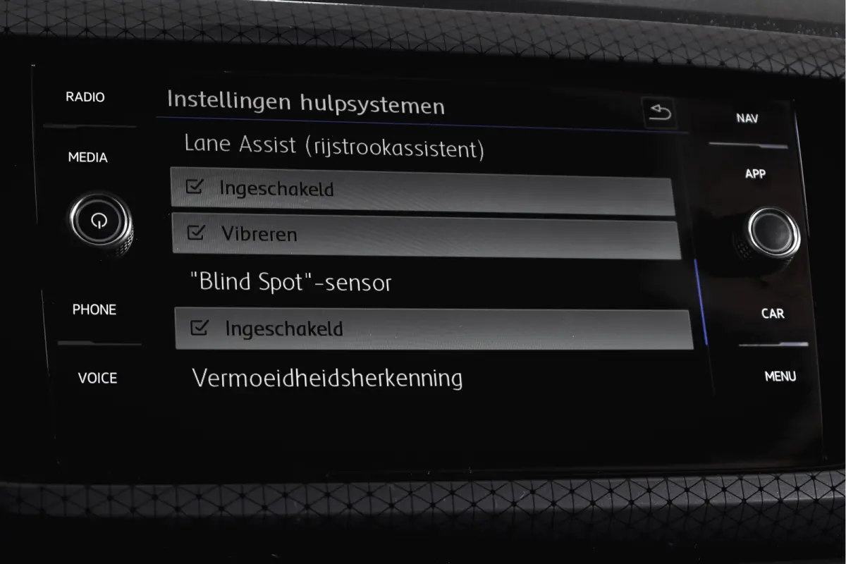 1.0 TSI 116 PK Style | Trekhaak | Dig. Cockpit | Adapt. Cruise | Stoelverw. | PDC | NAV | ECC | LM 17" |