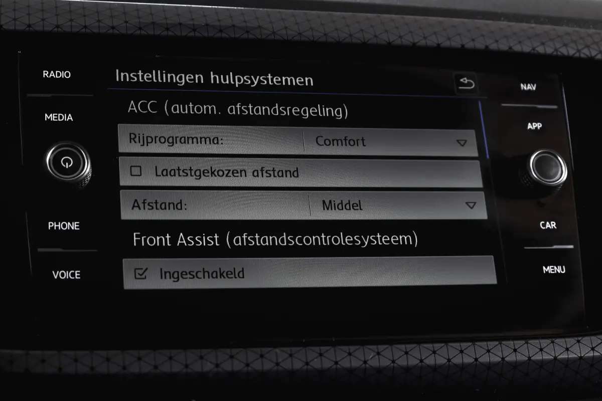 1.0 TSI 116 PK Style | Trekhaak | Dig. Cockpit | Adapt. Cruise | Stoelverw. | PDC | NAV | ECC | LM 17" |