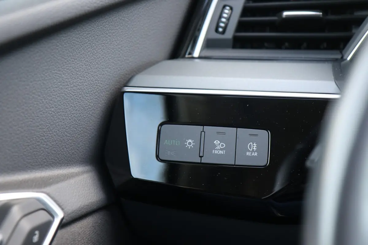 55 408pk quattro edition 95 kWh | Panoramadak | Trekhaak | Achteruitrijcamera | Stoelverwarming