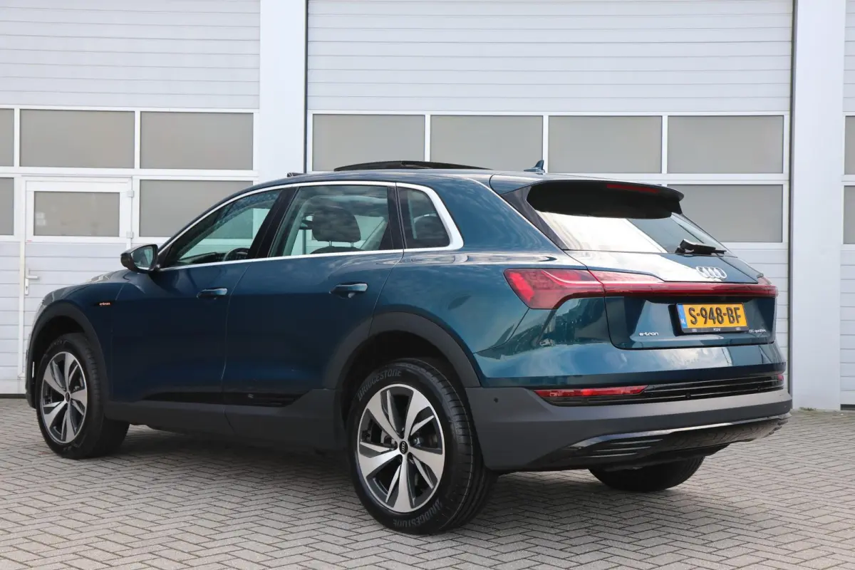 55 408pk quattro edition 95 kWh | Panoramadak | Trekhaak | Achteruitrijcamera | Stoelverwarming