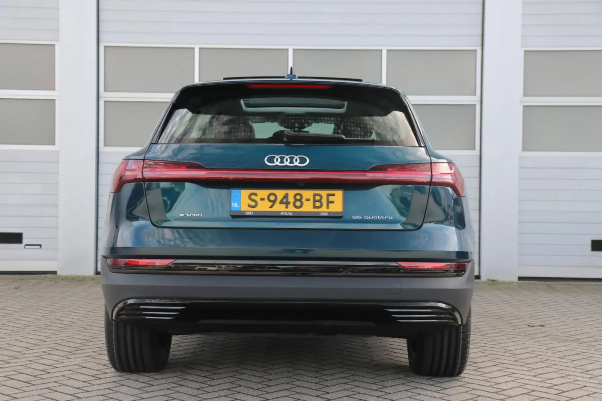 55 408pk quattro edition 95 kWh | Panoramadak | Trekhaak | Achteruitrijcamera | Stoelverwarming