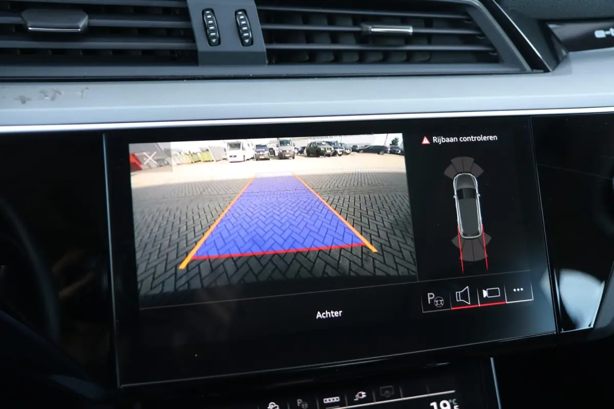 55 408pk quattro edition 95 kWh | Panoramadak | Trekhaak | Achteruitrijcamera | Stoelverwarming