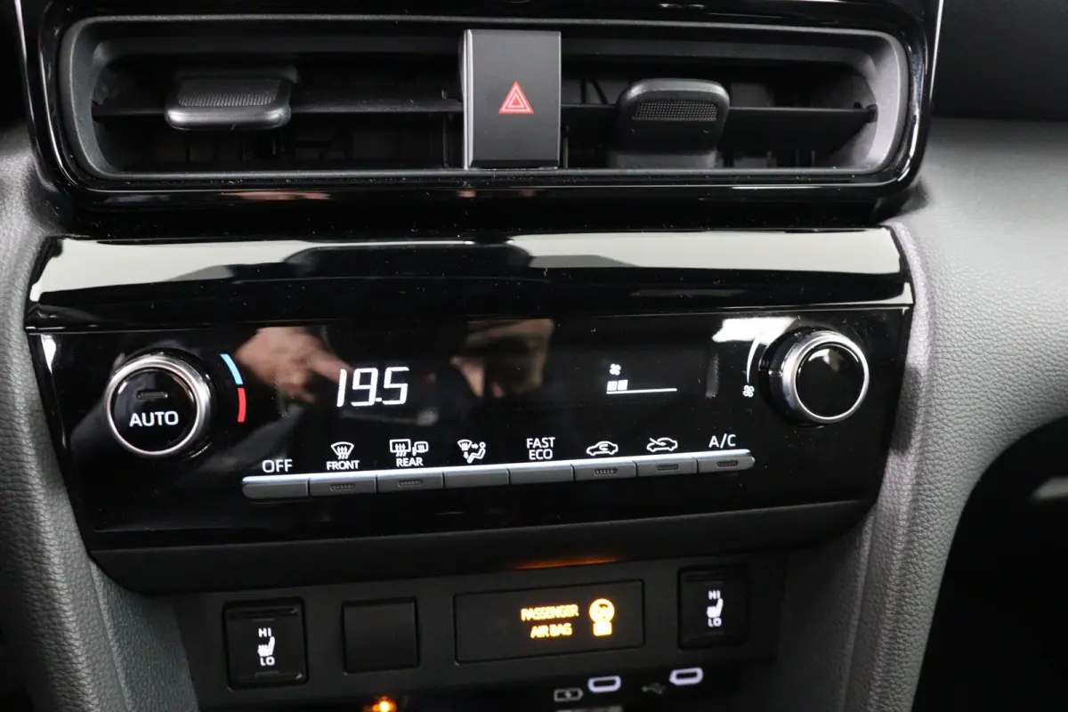 1.5 Hybrid 115 Dynamic | 1e Eigenaar! | LED | Stoel/Stuurverwarming | Clima | Camera | Cruise Adaptive | Parkeersensoren V+A | BLIS | Lichtmetalen Velgen