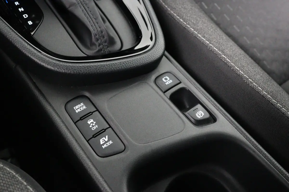 1.5 Hybrid 115 Dynamic | 1e Eigenaar! | LED | Stoel/Stuurverwarming | Clima | Camera | Cruise Adaptive | Parkeersensoren V+A | BLIS | Lichtmetalen Velgen