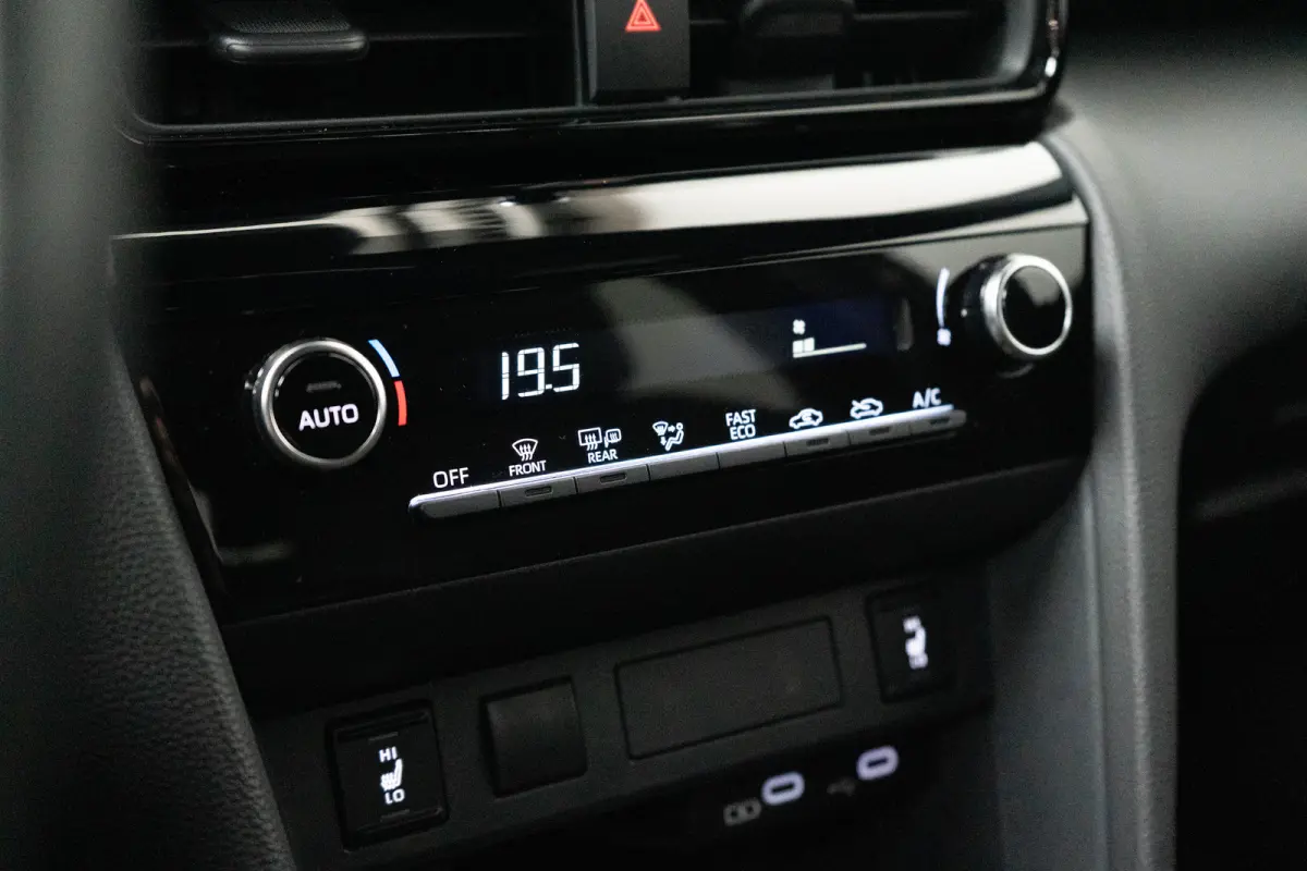 1.5 Hybrid 115 Dynamic | 1e Eigenaar! | LED | Stoel/Stuurverwarming | Clima | Camera | Cruise Adaptive | Parkeersensoren V+A | BLIS | Lichtmetalen Velgen
