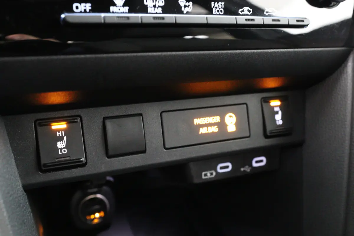 1.5 Hybrid 115 Dynamic | 1e Eigenaar! | LED | Stoel/Stuurverwarming | Clima | Camera | Cruise Adaptive | Parkeersensoren V+A | BLIS | Lichtmetalen Velgen