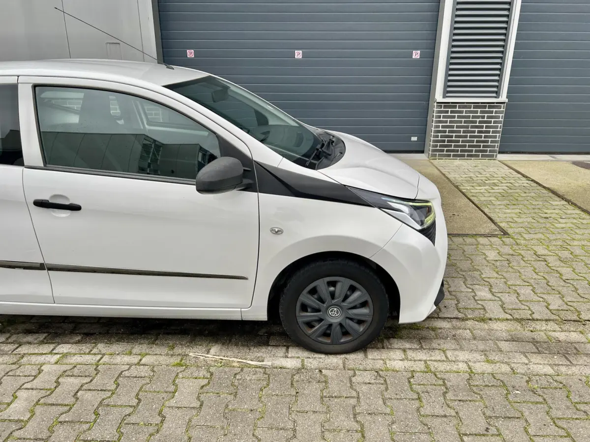1.0 VVT-i X-JOY NAP 100% Dealer Onderhouden NL