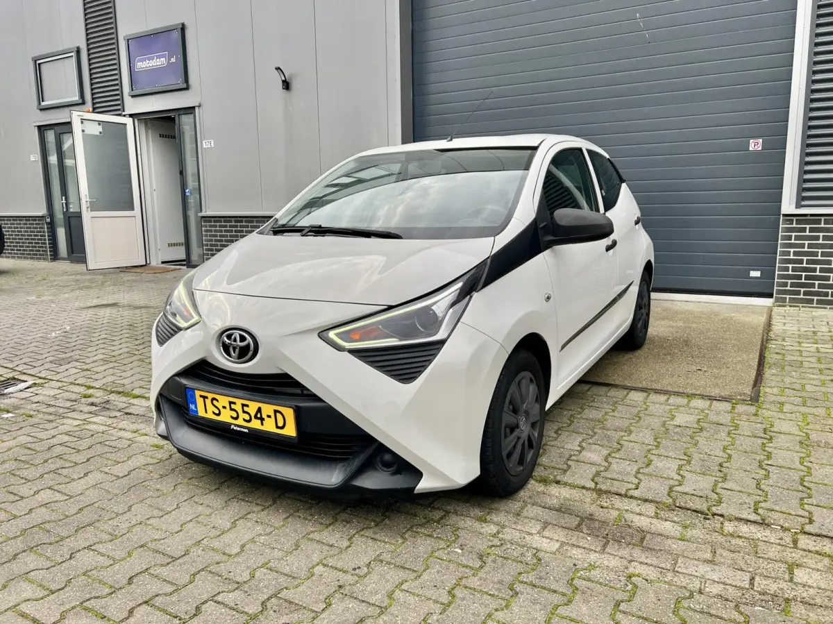 1.0 VVT-i X-JOY NAP 100% Dealer Onderhouden NL