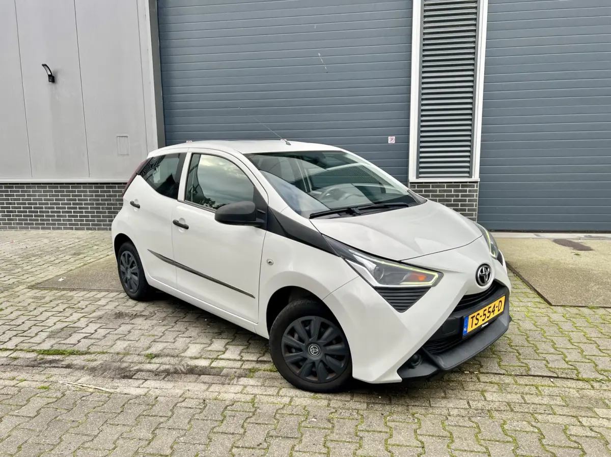 1.0 VVT-i X-JOY NAP 100% Dealer Onderhouden NL