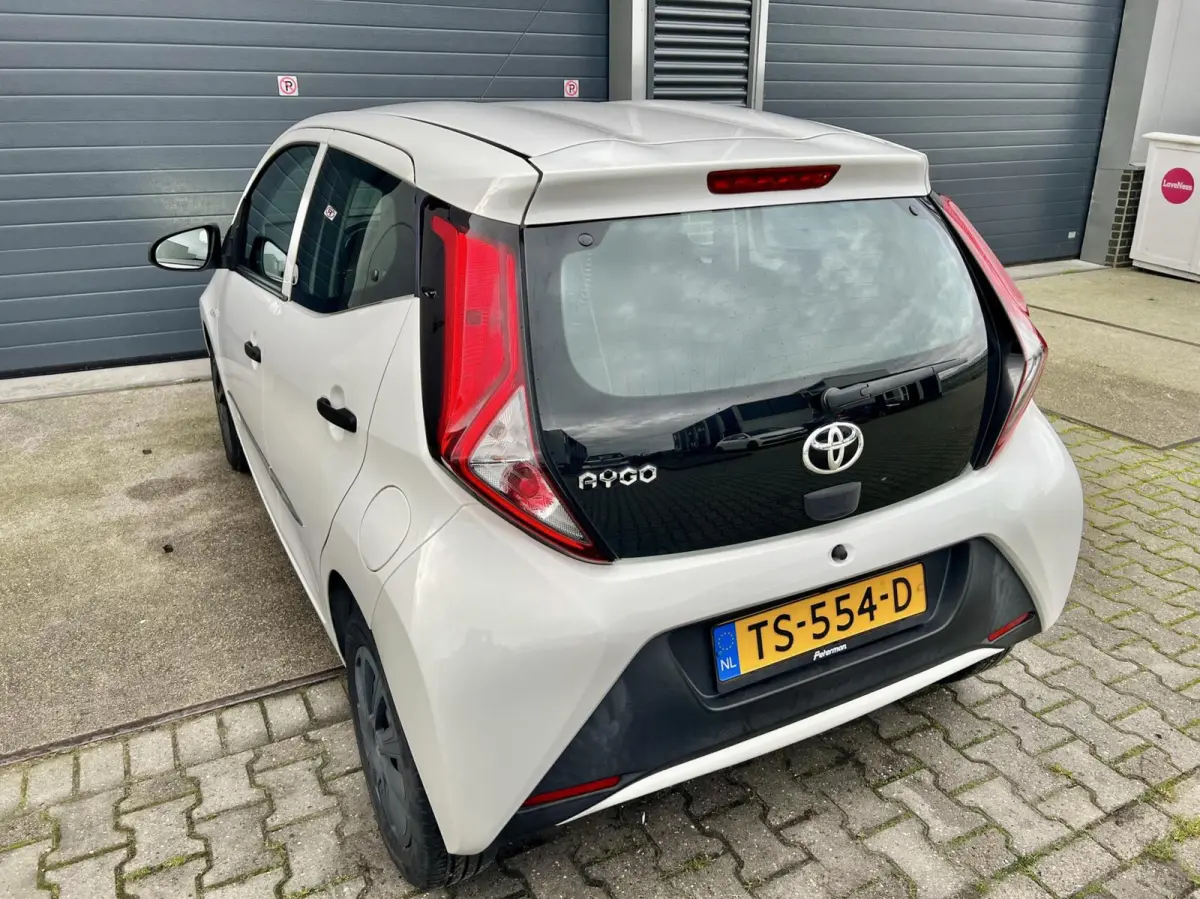 1.0 VVT-i X-JOY NAP 100% Dealer Onderhouden NL