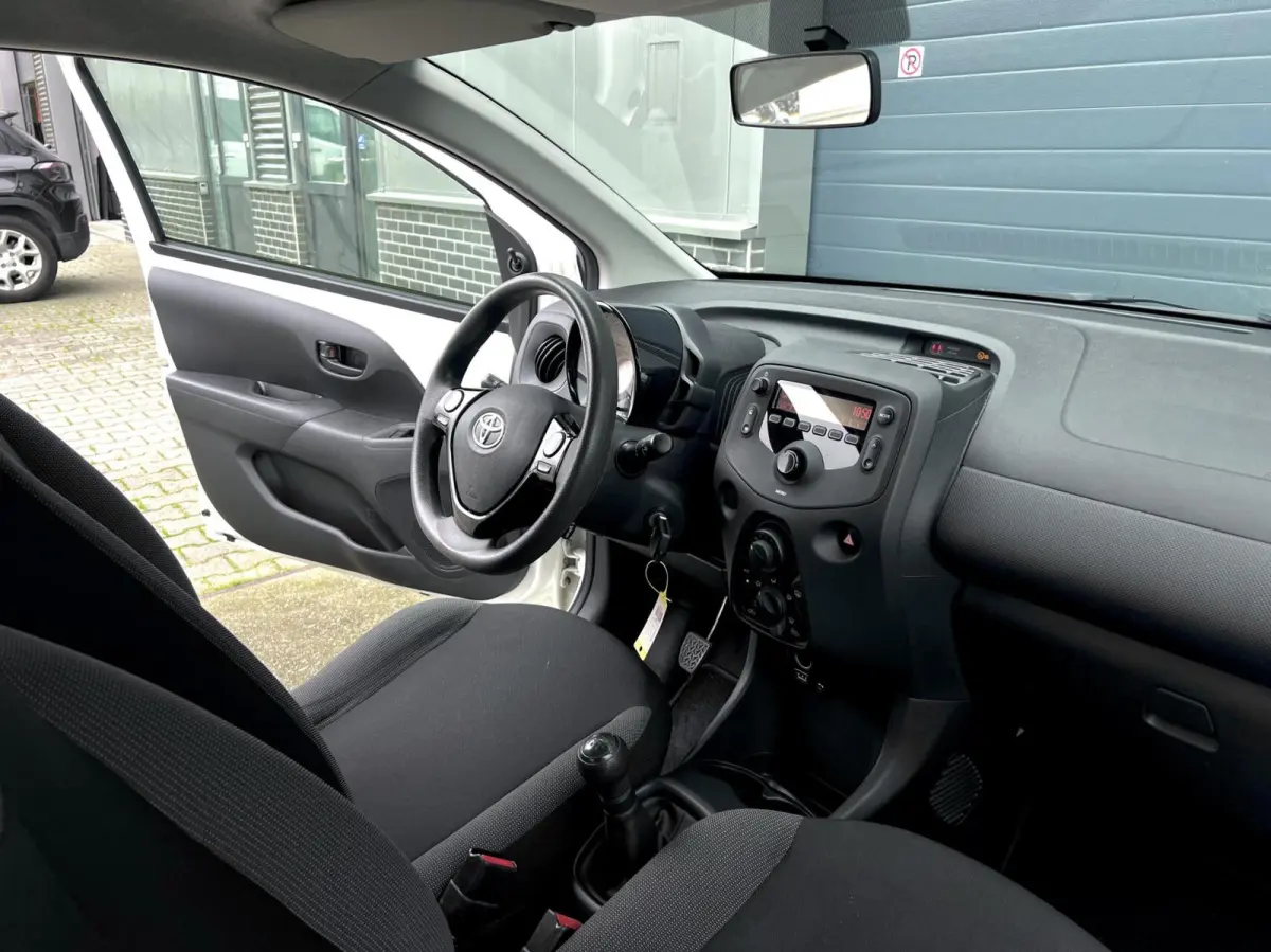 1.0 VVT-i X-JOY NAP 100% Dealer Onderhouden NL