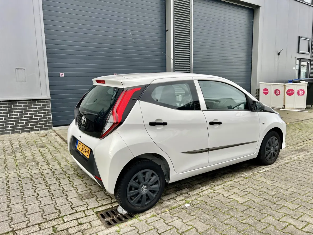 1.0 VVT-i X-JOY NAP 100% Dealer Onderhouden NL