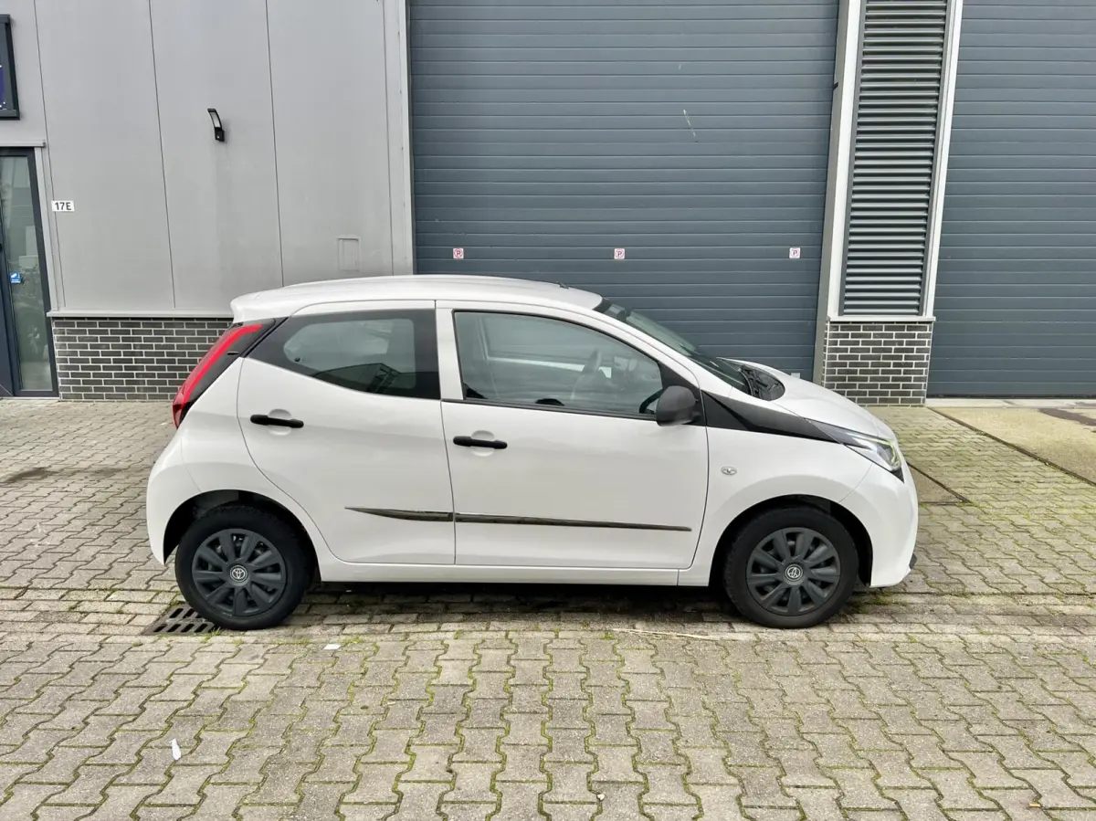 1.0 VVT-i X-JOY NAP 100% Dealer Onderhouden NL