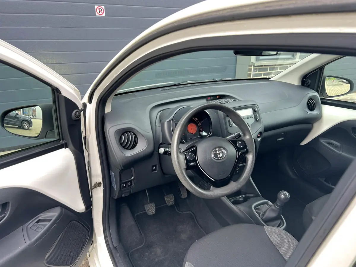 1.0 VVT-i X-JOY NAP 100% Dealer Onderhouden NL
