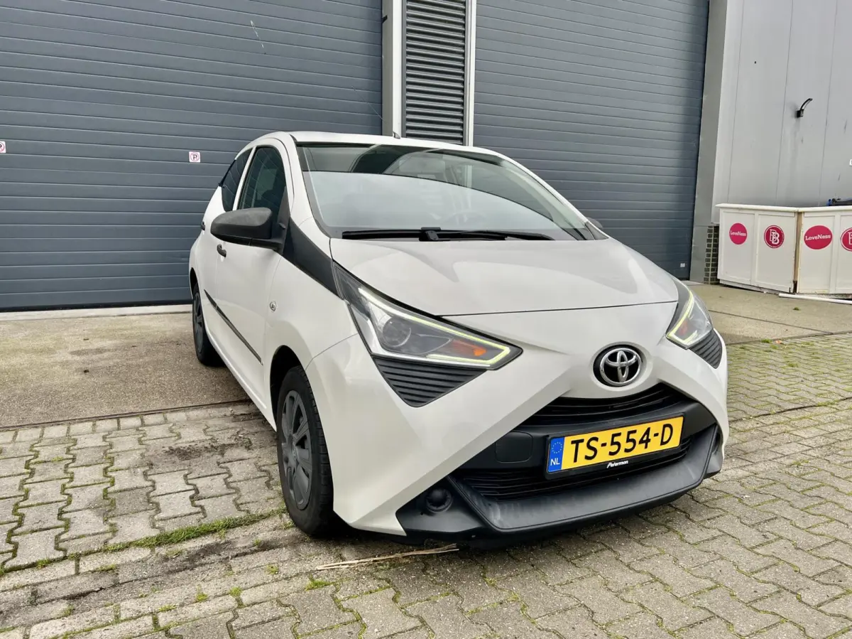 1.0 VVT-i X-JOY NAP 100% Dealer Onderhouden NL