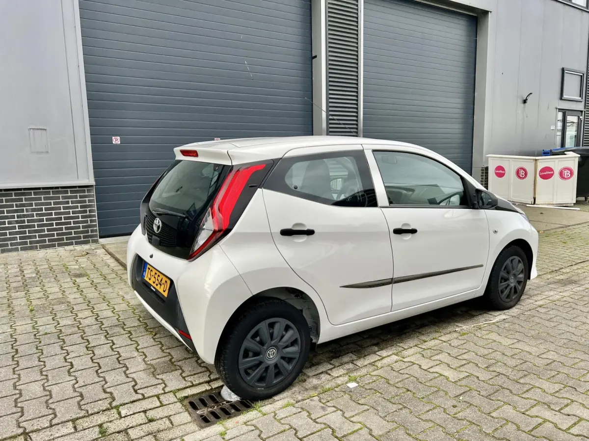 1.0 VVT-i X-JOY NAP 100% Dealer Onderhouden NL