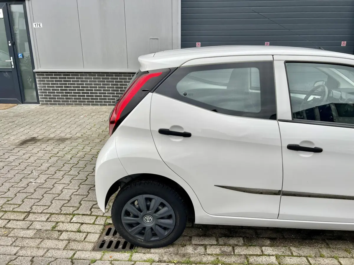 1.0 VVT-i X-JOY NAP 100% Dealer Onderhouden NL