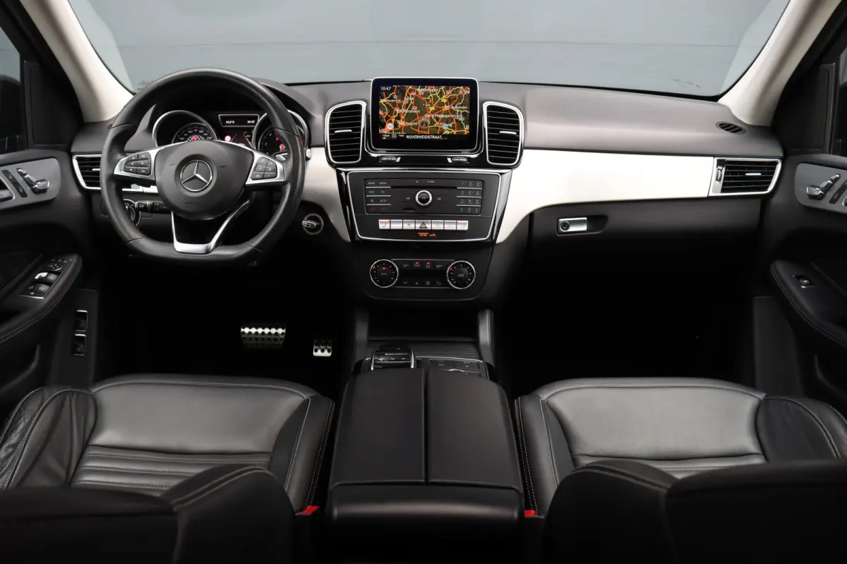 400 4MATIC AMG Line | Distronic+ | Luchtvering | Schuifdak | Trekhaak | Nappa-Leder | Surround Camera | Sfeerverlichting | Stoelverwarming | Dodehoekassistent |