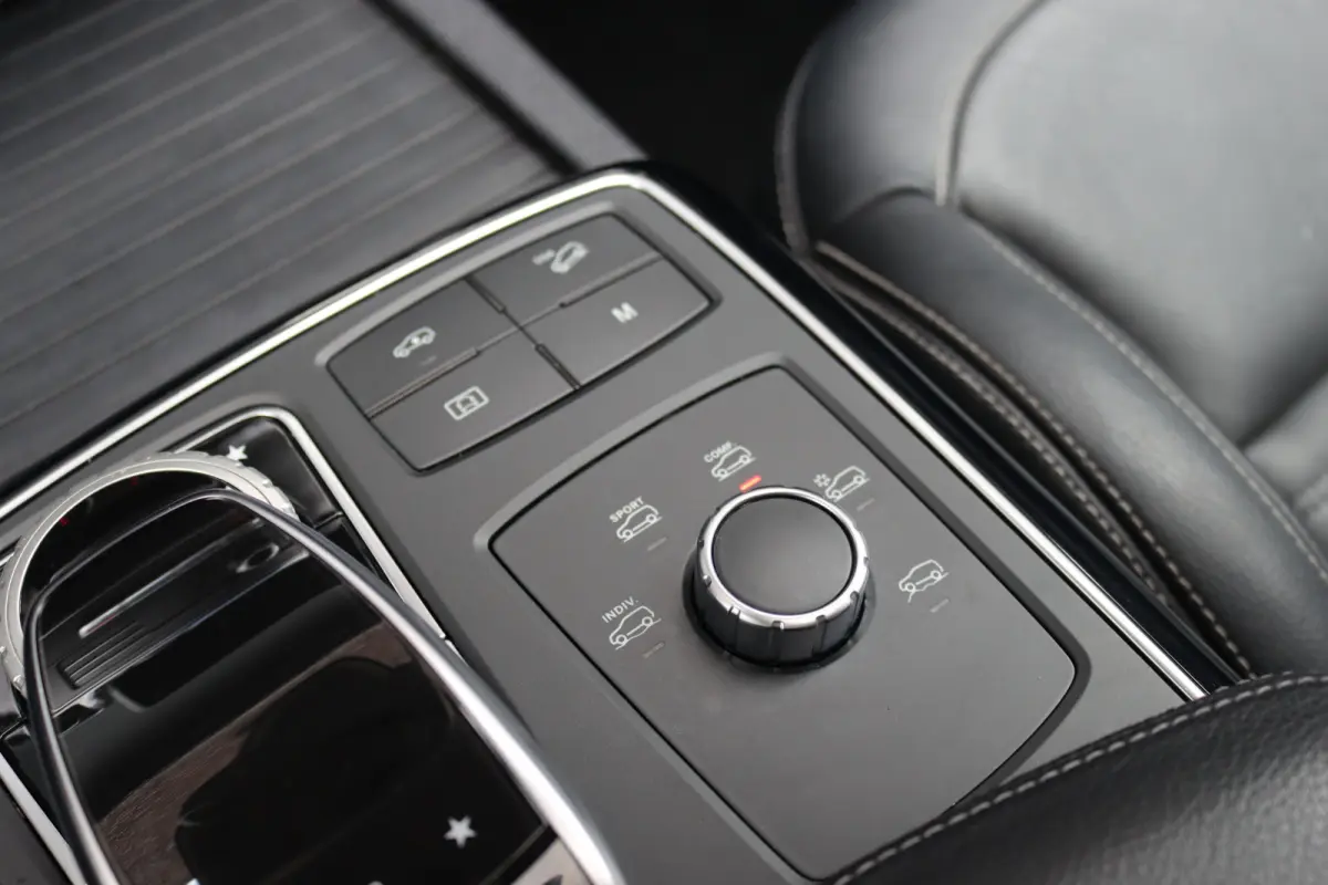 400 4MATIC AMG Line | Distronic+ | Luchtvering | Schuifdak | Trekhaak | Nappa-Leder | Surround Camera | Sfeerverlichting | Stoelverwarming | Dodehoekassistent |