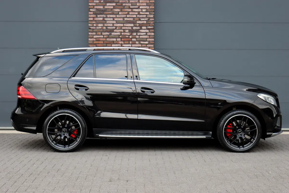 400 4MATIC AMG Line | Distronic+ | Luchtvering | Schuifdak | Trekhaak | Nappa-Leder | Surround Camera | Sfeerverlichting | Stoelverwarming | Dodehoekassistent |