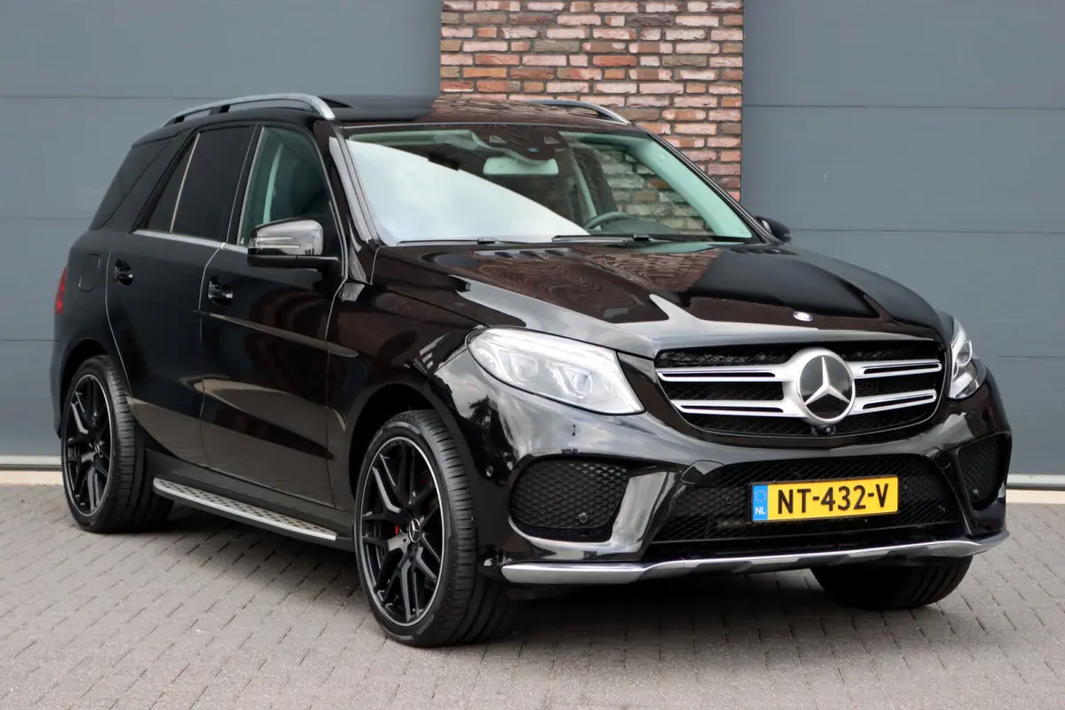 400 4MATIC AMG Line | Distronic+ | Luchtvering | Schuifdak | Trekhaak | Nappa-Leder | Surround Camera | Sfeerverlichting | Stoelverwarming | Dodehoekassistent |