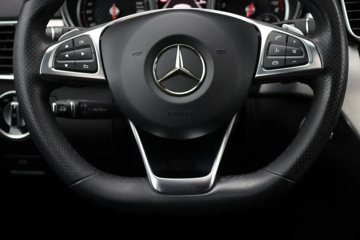 400 4MATIC AMG Line | Distronic+ | Luchtvering | Schuifdak | Trekhaak | Nappa-Leder | Surround Camera | Sfeerverlichting | Stoelverwarming | Dodehoekassistent |