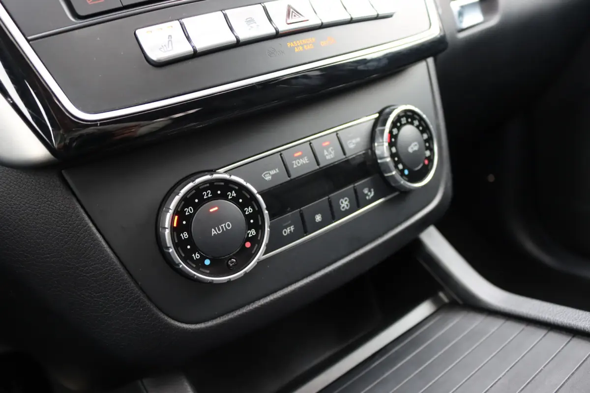 400 4MATIC AMG Line | Distronic+ | Luchtvering | Schuifdak | Trekhaak | Nappa-Leder | Surround Camera | Sfeerverlichting | Stoelverwarming | Dodehoekassistent |