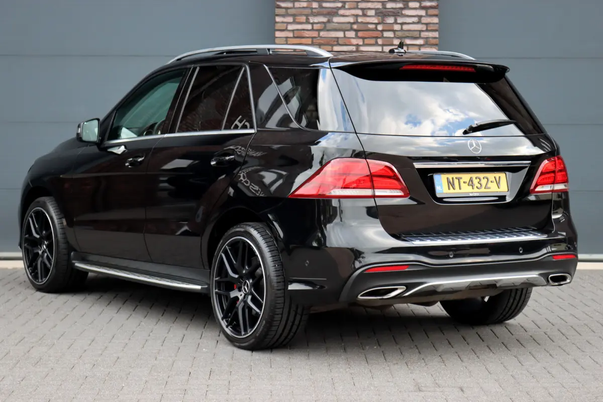 400 4MATIC AMG Line | Distronic+ | Luchtvering | Schuifdak | Trekhaak | Nappa-Leder | Surround Camera | Sfeerverlichting | Stoelverwarming | Dodehoekassistent |
