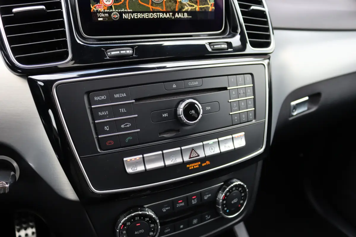 400 4MATIC AMG Line | Distronic+ | Luchtvering | Schuifdak | Trekhaak | Nappa-Leder | Surround Camera | Sfeerverlichting | Stoelverwarming | Dodehoekassistent |