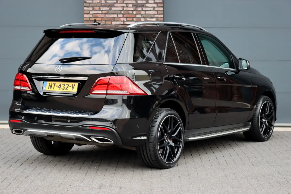 400 4MATIC AMG Line | Distronic+ | Luchtvering | Schuifdak | Trekhaak | Nappa-Leder | Surround Camera | Sfeerverlichting | Stoelverwarming | Dodehoekassistent |