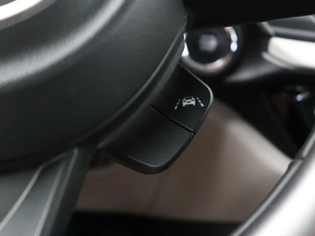 1.2 Comfort Smart Hybrid | Stoelverwarming | Achteruitrijcamera | Cruise Control Adaptief | Keyless Entry |