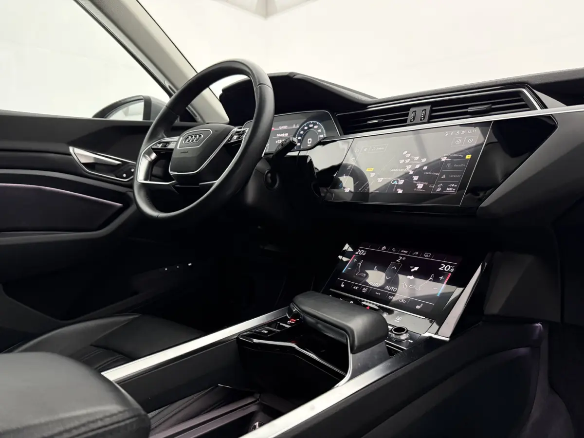 55 quattro Advanced edition 95 kWh | Snelladen | SOH 90% | Luchtvering | Virtual | Memory | Clima | Trekhaak | Keyless | LED