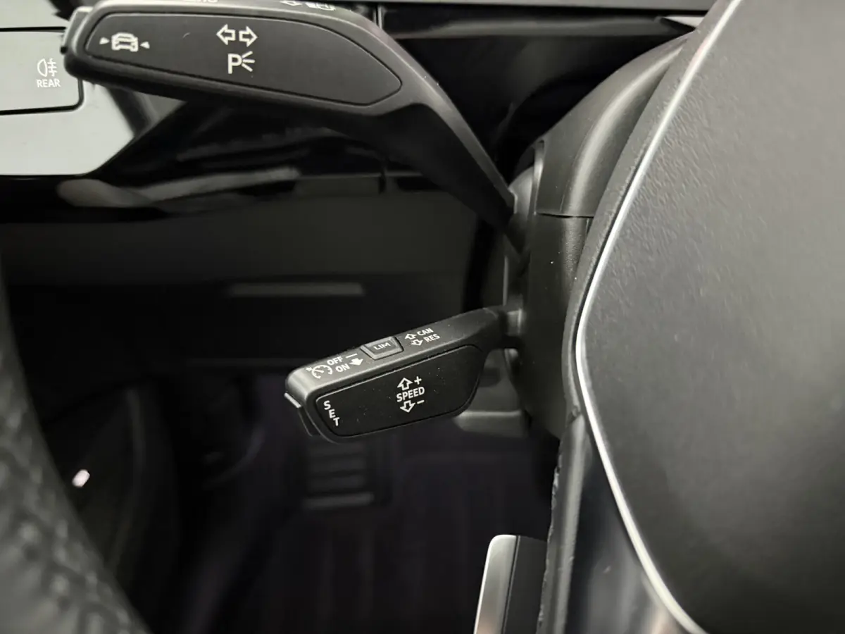 55 quattro Advanced edition 95 kWh | Snelladen | SOH 90% | Luchtvering | Virtual | Memory | Clima | Trekhaak | Keyless | LED