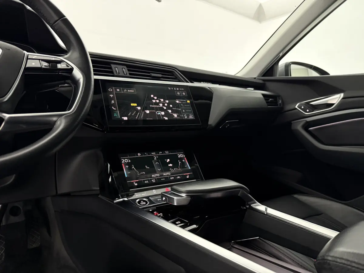 55 quattro Advanced edition 95 kWh | Snelladen | SOH 90% | Luchtvering | Virtual | Memory | Clima | Trekhaak | Keyless | LED