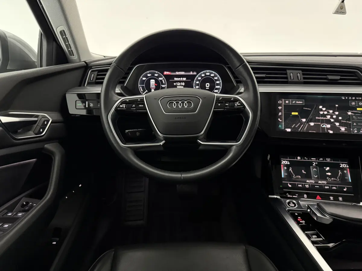 55 quattro Advanced edition 95 kWh | Snelladen | SOH 90% | Luchtvering | Virtual | Memory | Clima | Trekhaak | Keyless | LED
