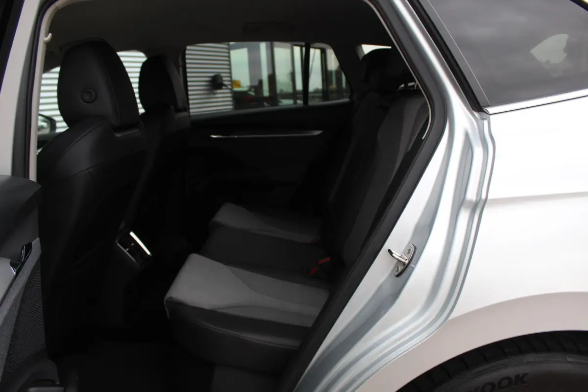 60/Camera/Carplay/Stuurverw/Stoelverw/20inch