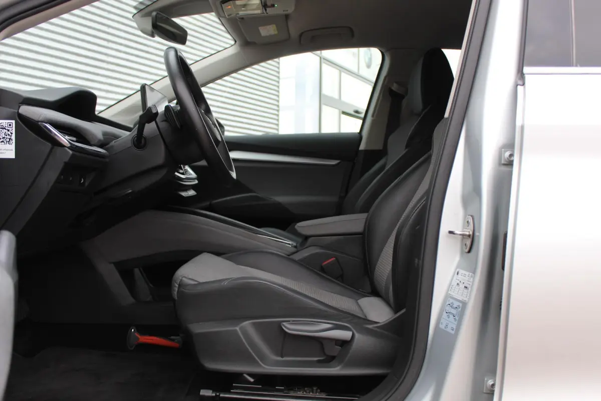 60/Camera/Carplay/Stuurverw/Stoelverw/20inch