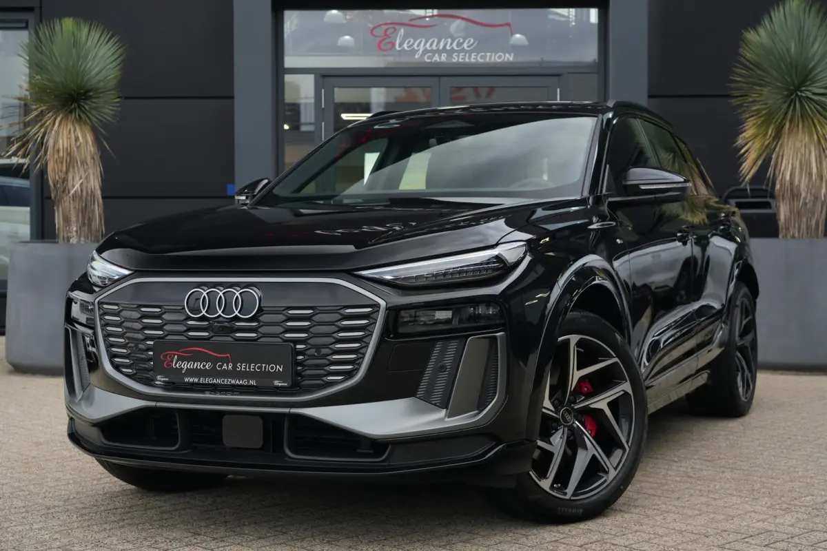 S edition quattro 100 kWh | 428 PK | Panoramadak | Trekhaak | 360 camera | Audi Q6 e-tron S edition quattro met 428 PK en een volledig elektrische aandrijflijn met 100 kWh accupakket en quat