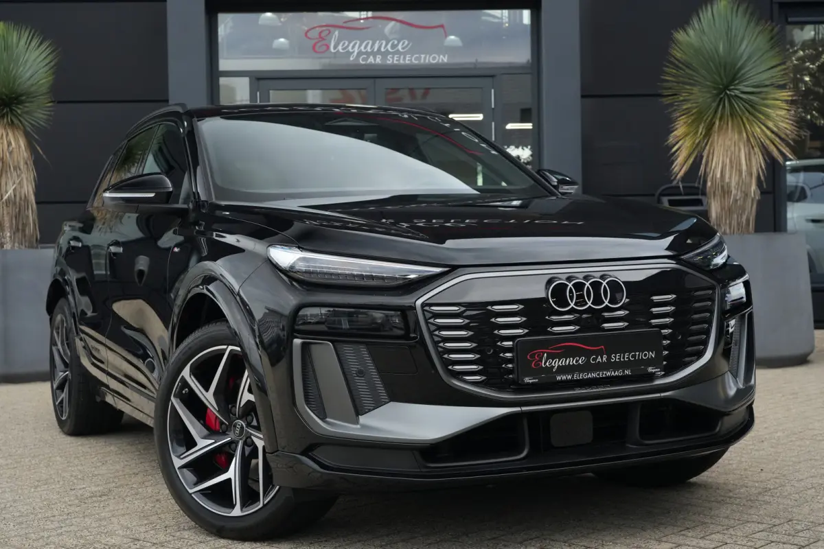 S edition quattro 100 kWh | 428 PK | Panoramadak | Trekhaak | 360 camera | Audi Q6 e-tron S edition quattro met 428 PK en een volledig elektrische aandrijflijn met 100 kWh accupakket en quat